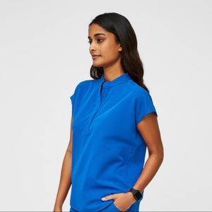 Figs scrub set, used but in very good condition. Rafael top and Zamora pant